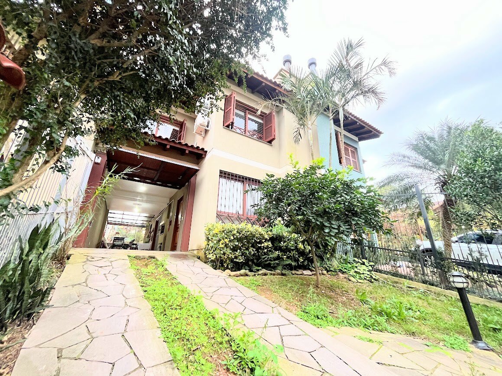 Casa 3 dormitórios no bairro Espírito Santo