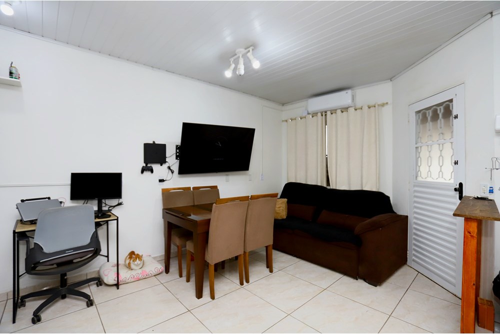 Casa 2 dormitórios no bairro Formoza