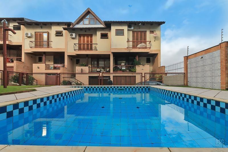 Casa 3 dormitórios no bairro Ipanema