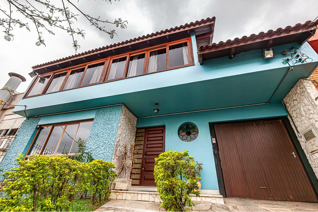 Casa 5 dormitórios no bairro Vila Ipiranga
