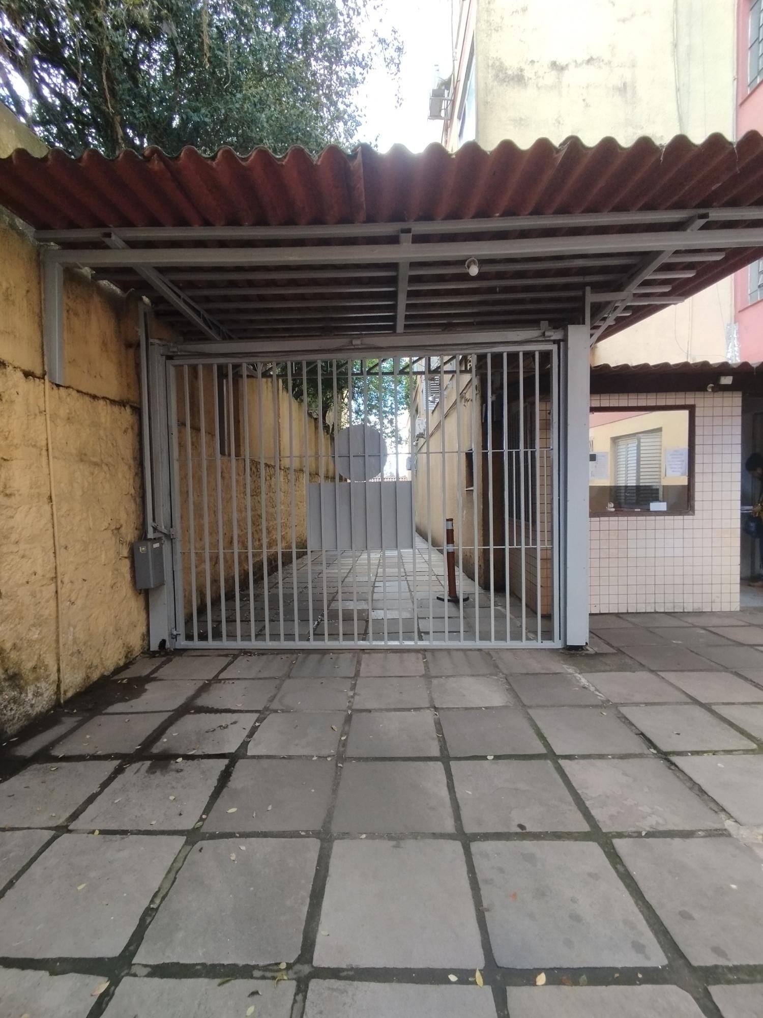 APTO TÉRREO COM PÁTIO — foto 3