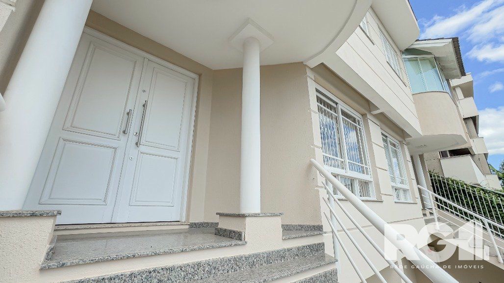 Casa 4 dormitórios no bairro Chácara das Pedras