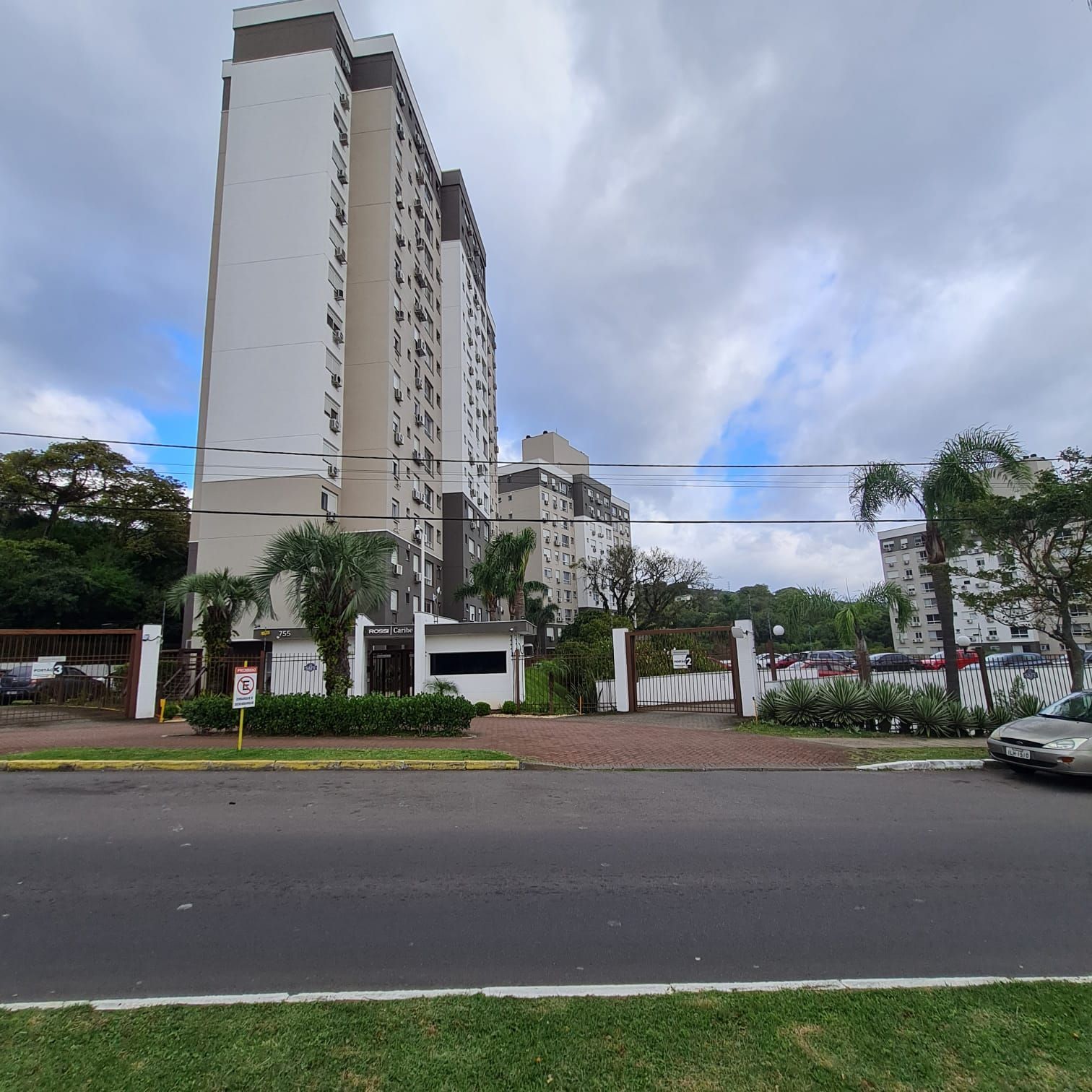 APTO DESOCUPADO CONDOMÍNIO ROSSI CARIBE