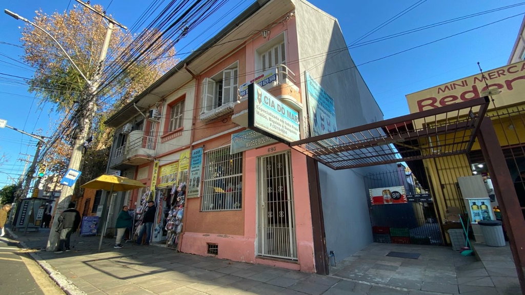 Casa 4 dormitórios no bairro Farroupilha