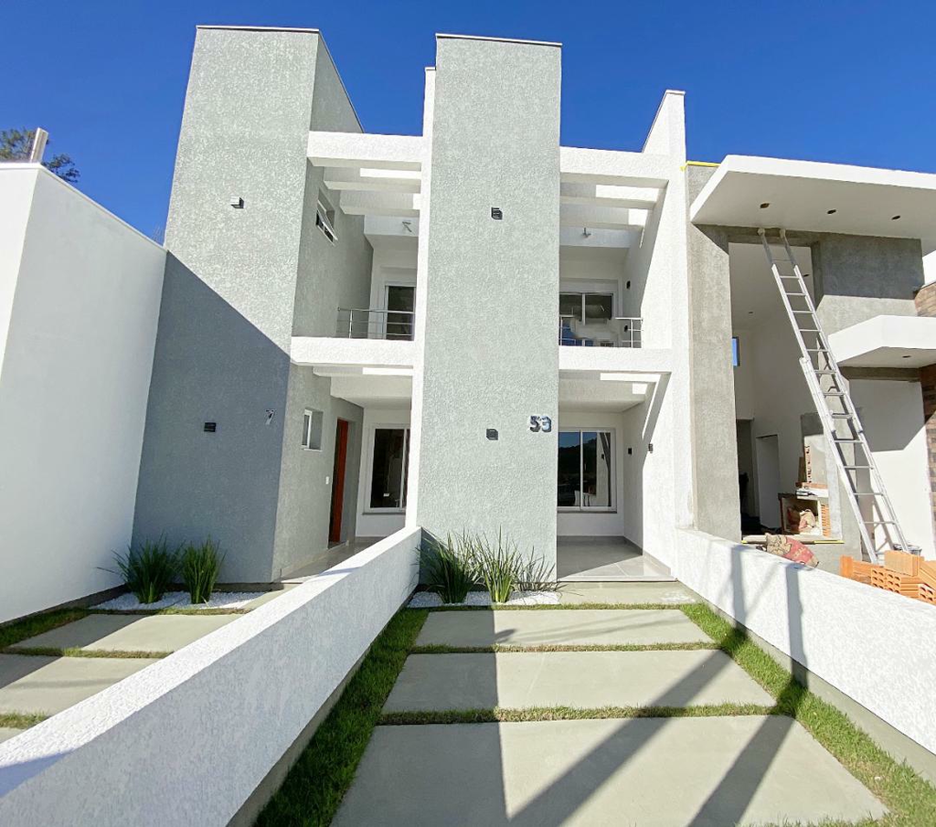Casa 2 dormitórios no bairro Hípica