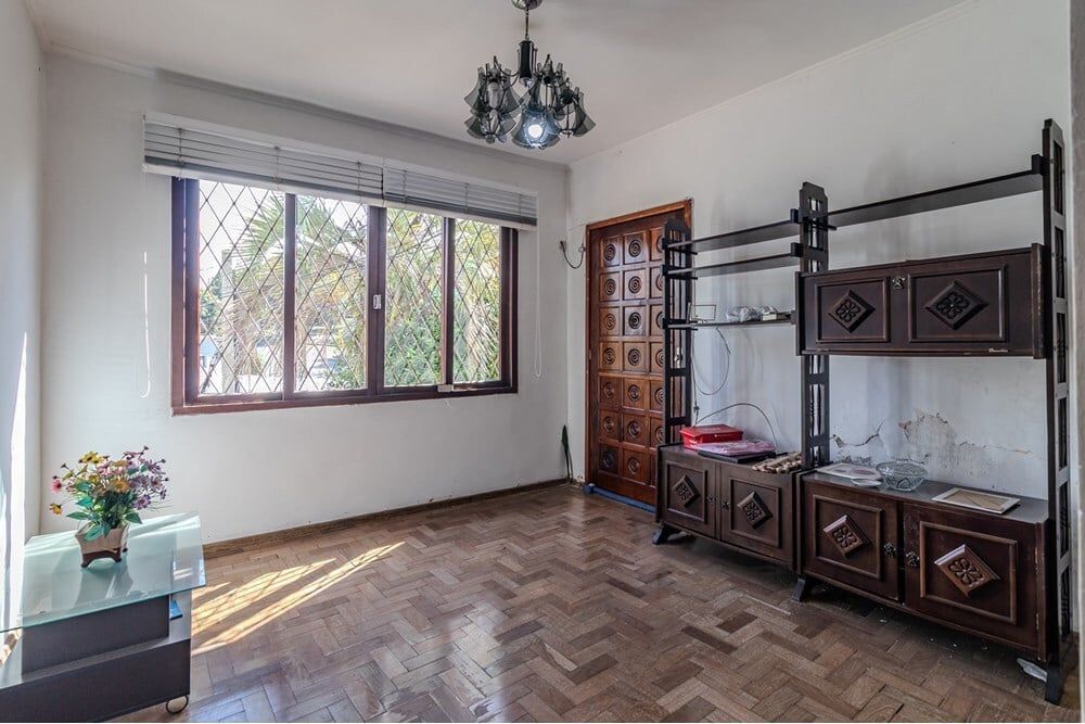 Casa 6 dormitórios no bairro Passo da Areia