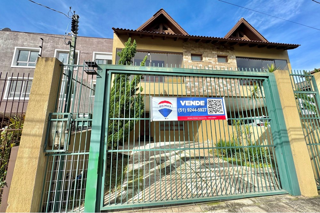 Casa 33 dormitórios no bairro Sarandi