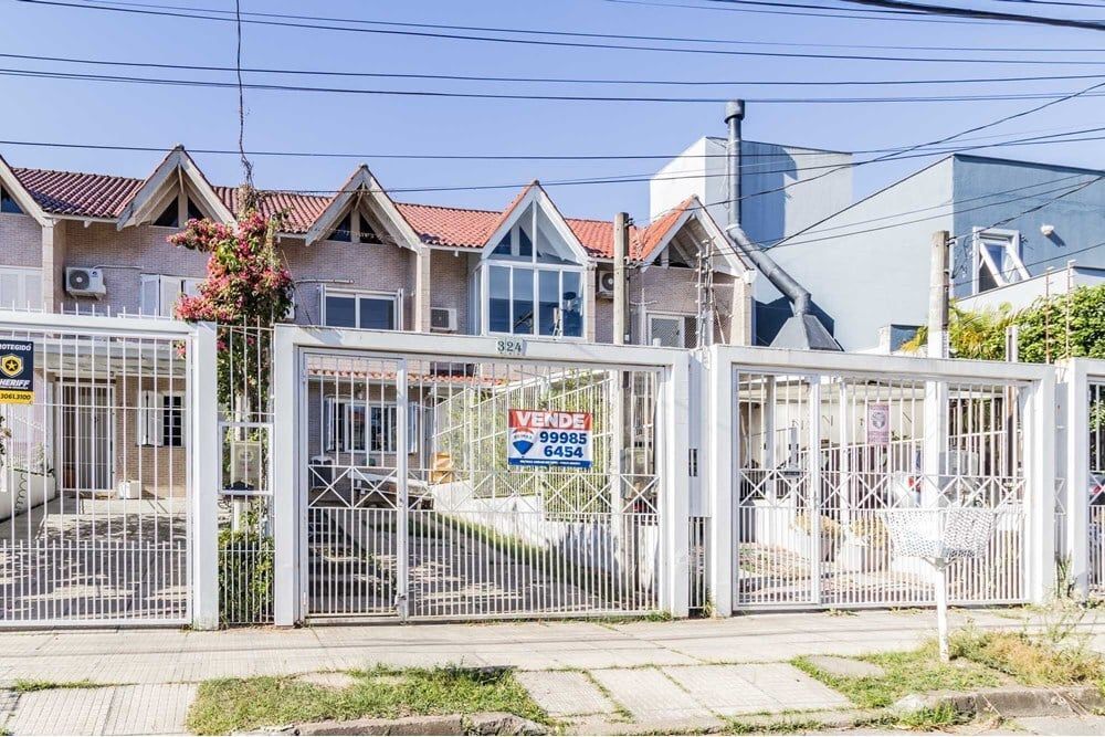 Casa 2 dormitórios no bairro Guarujá