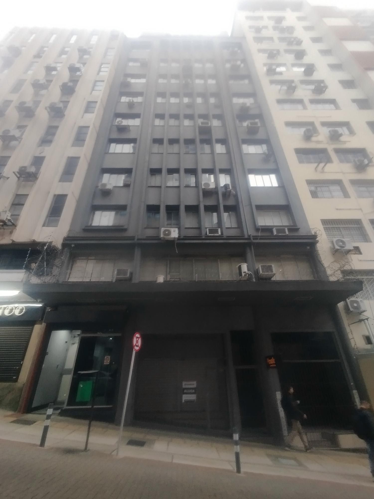 Sala Comercial à venda com 22m², 1 quarto no bairro Centro Histórico em Porto Alegre