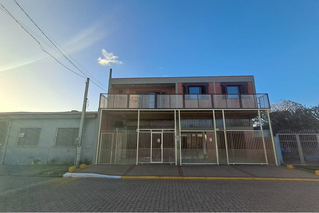 Casa 3 dormitórios no bairro Maria Regina