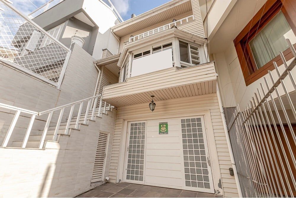 Casa 3 dormitórios no bairro Chácara das Pedras