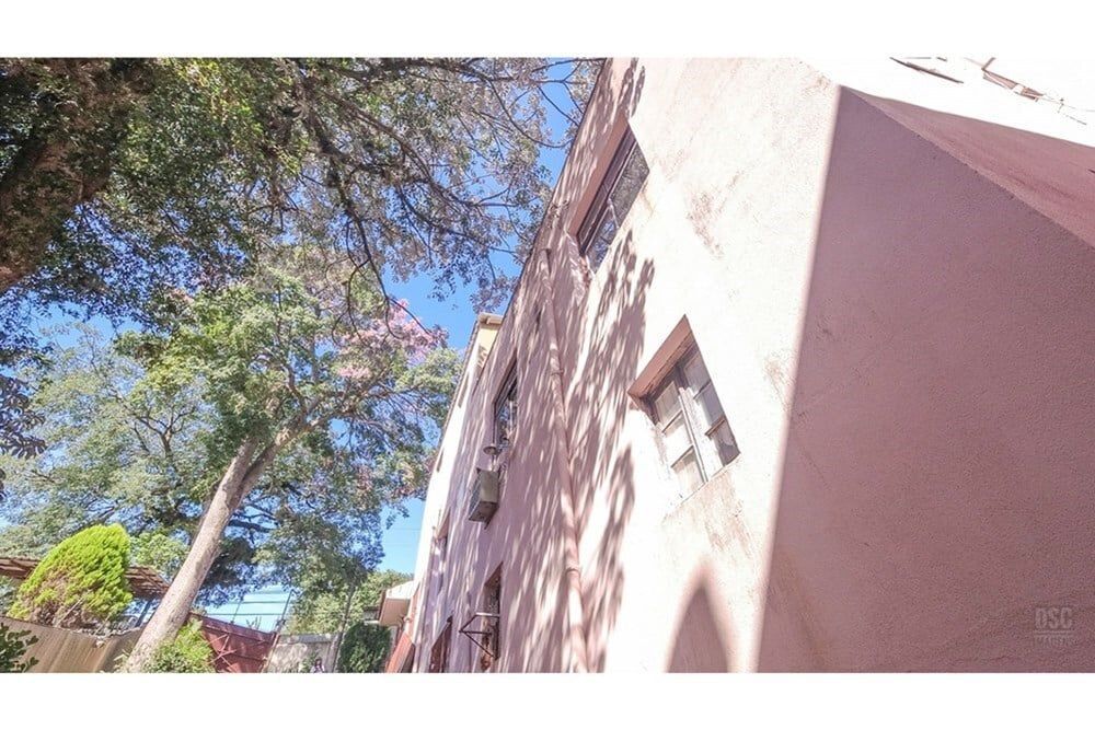 Casa 8 dormitórios no bairro Glória