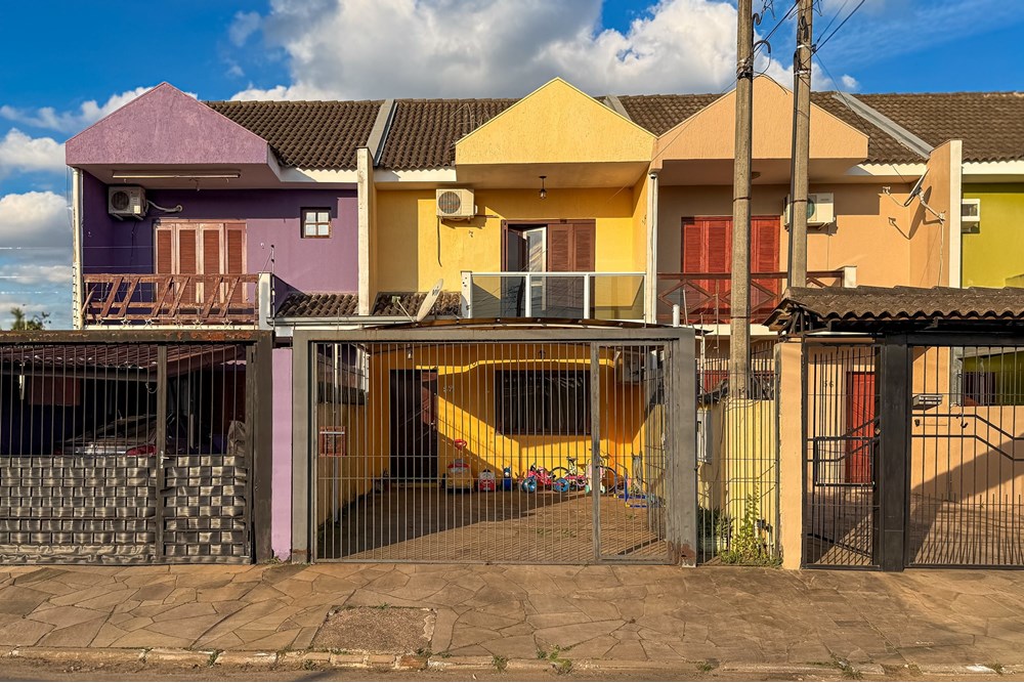 Casa 3 dormitórios no bairro Niterói