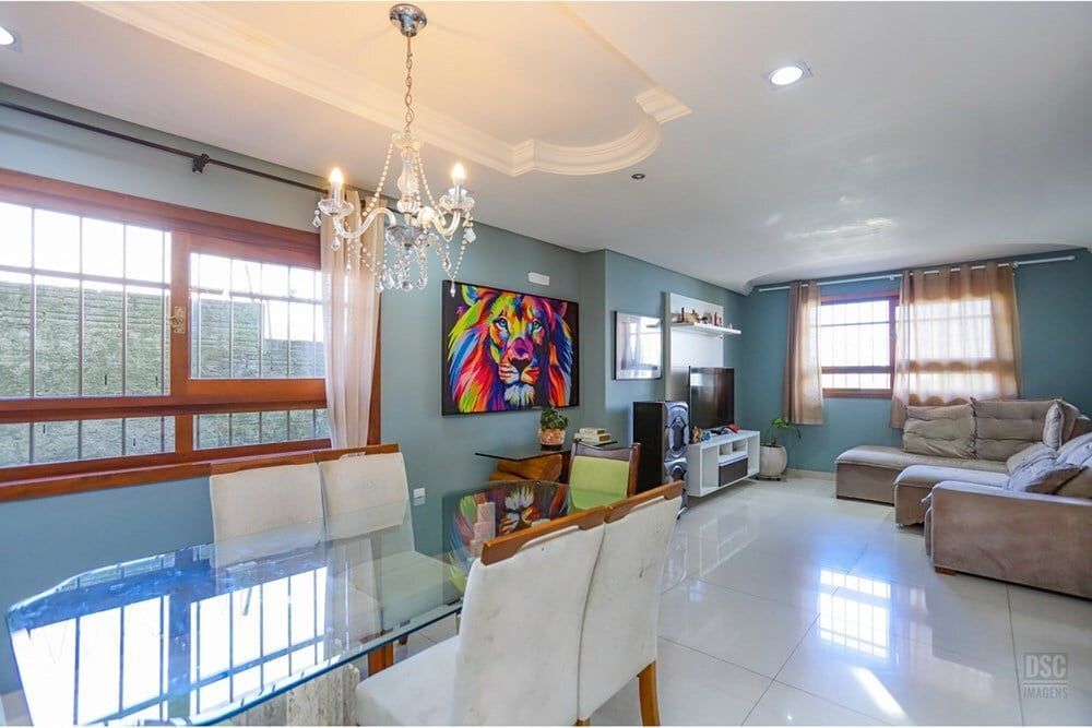 Casa 3 dormitórios no bairro Hípica