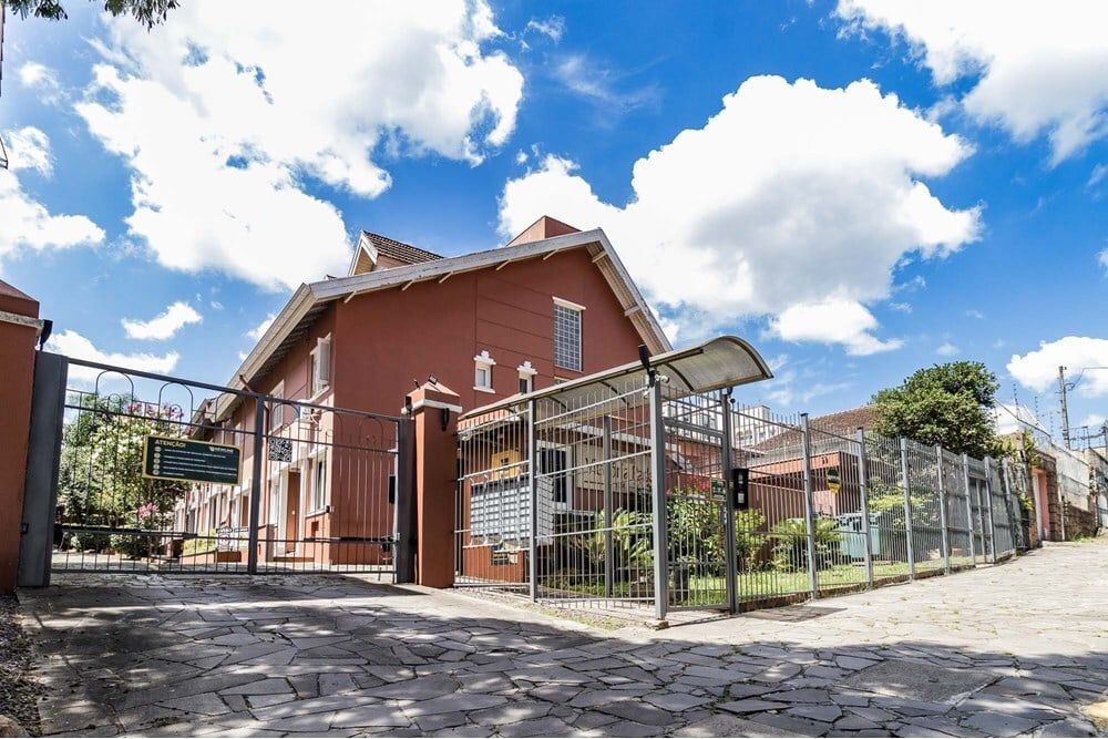 Casa de Condomínio 3 dormitórios no bairro Teresópolis