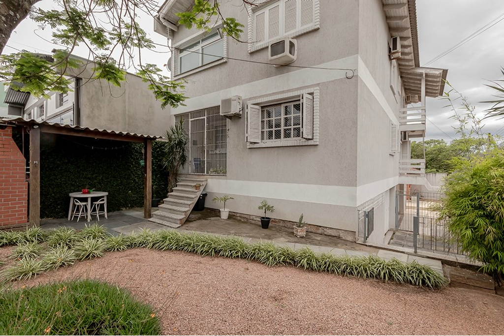 Casa 3 dormitórios no bairro Vila Jardim