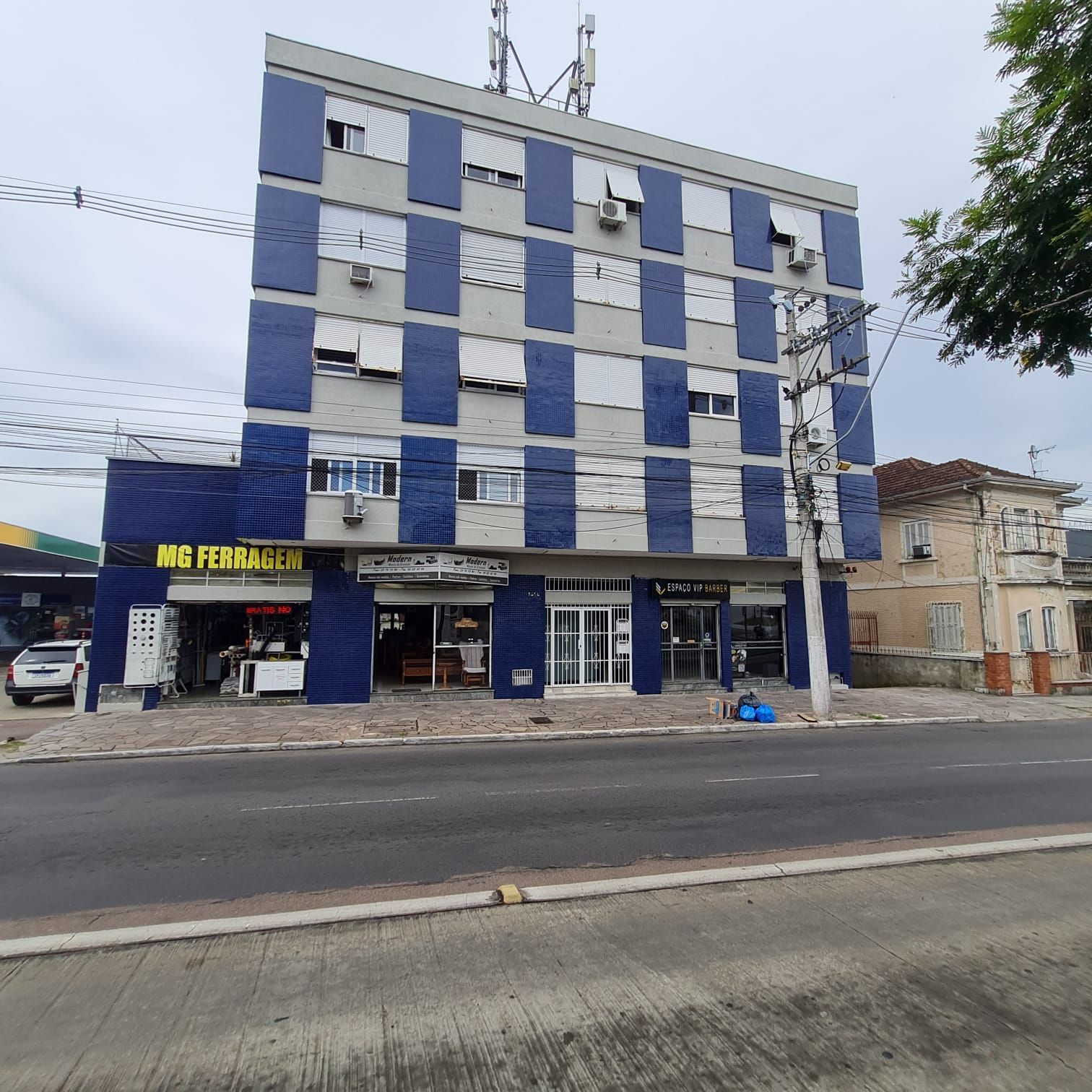 Apartamento com 73m², 2 dormitórios no bairro Partenon em Porto Alegre para Comprar