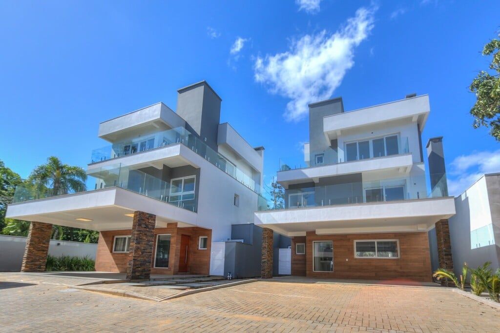 Casa de Condomínio 3 dormitórios no bairro Ipanema