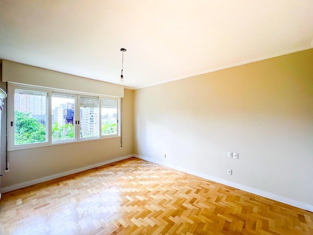 Apartamento 4 dormitórios no bairro Moinhos de Vento