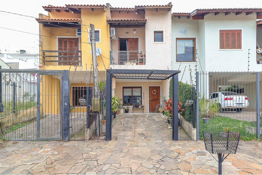 Casa 2 dormitórios no bairro Vila Nova