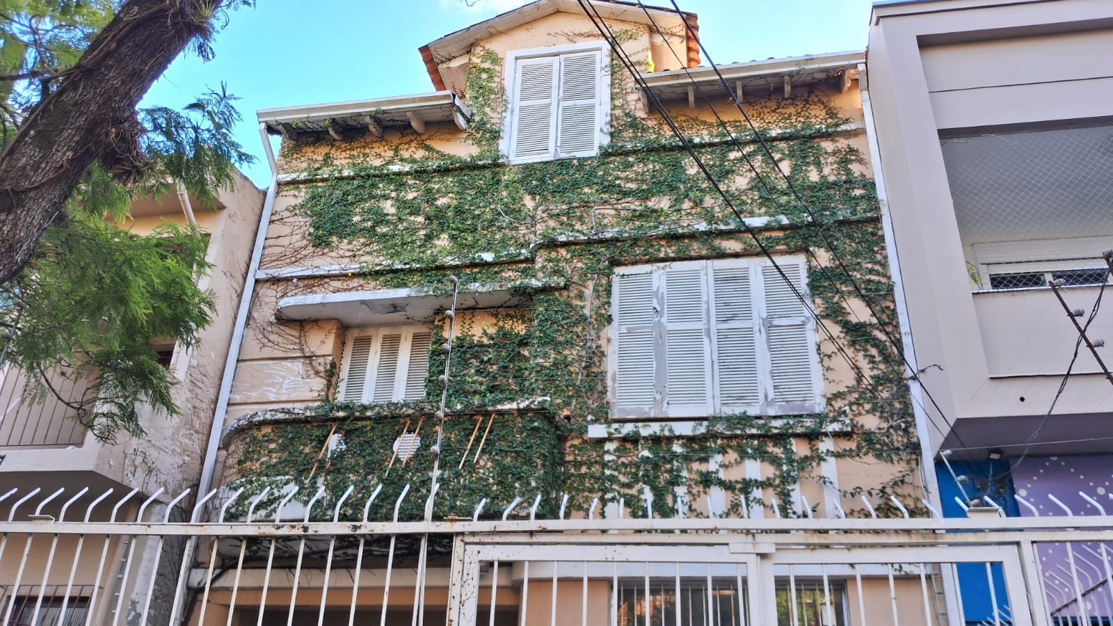 Casa Comercial Reformada no Bairro Rio Branco