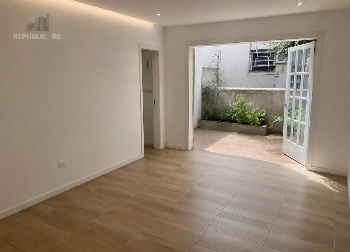 Apartamento com 74m², 2 dormitórios no bairro Menino Deus em Porto Alegre para Comprar