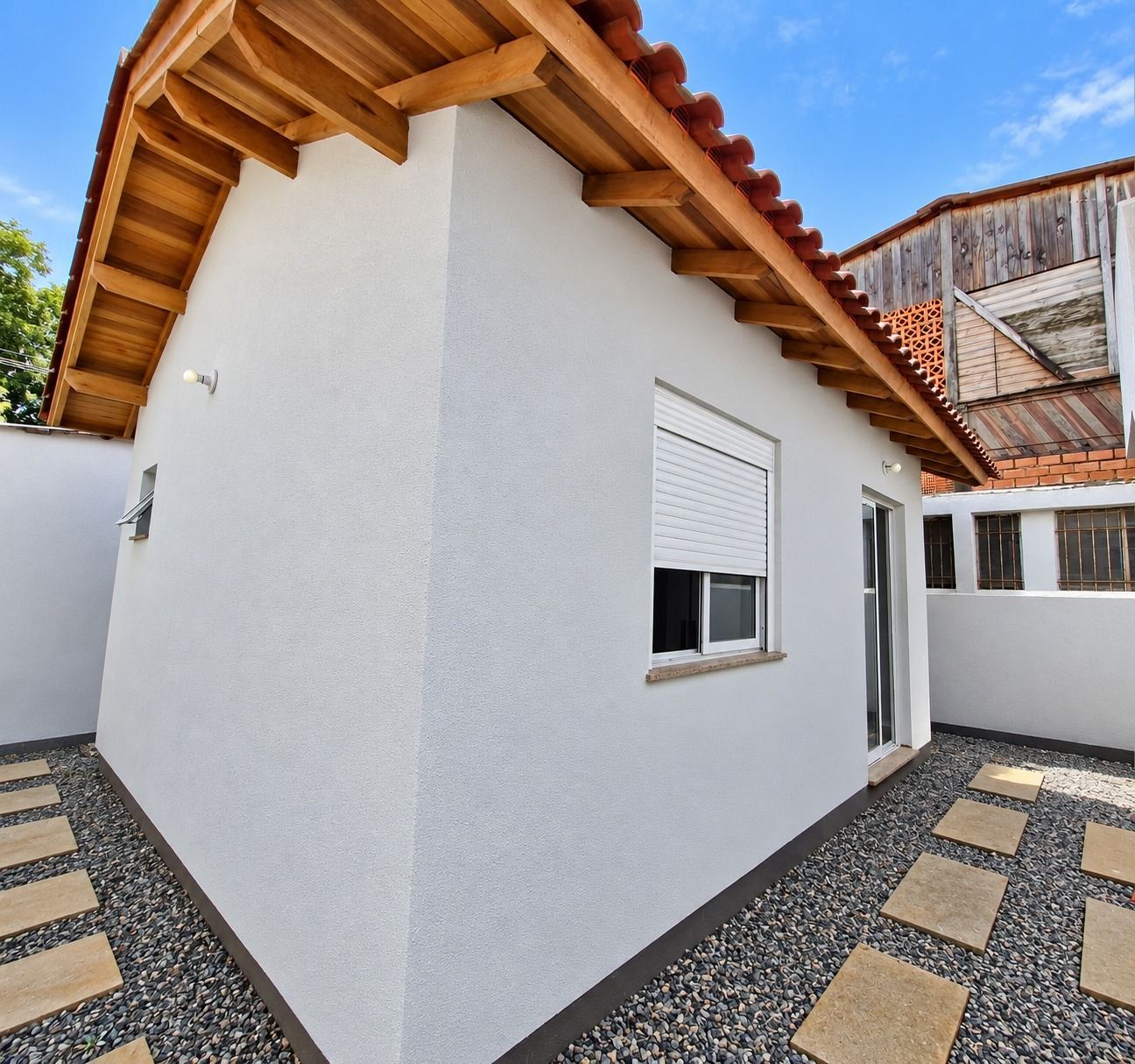 FACHADA-LATERAL-IMOVEL