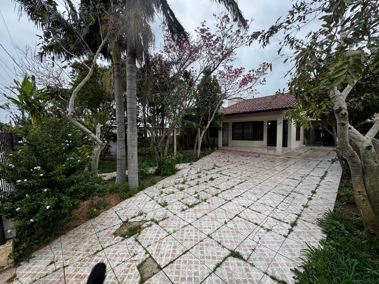 Casa residencial com 4 quartos, 3 banheiros e 1 suíte, localizada na rua Sete de Setembro