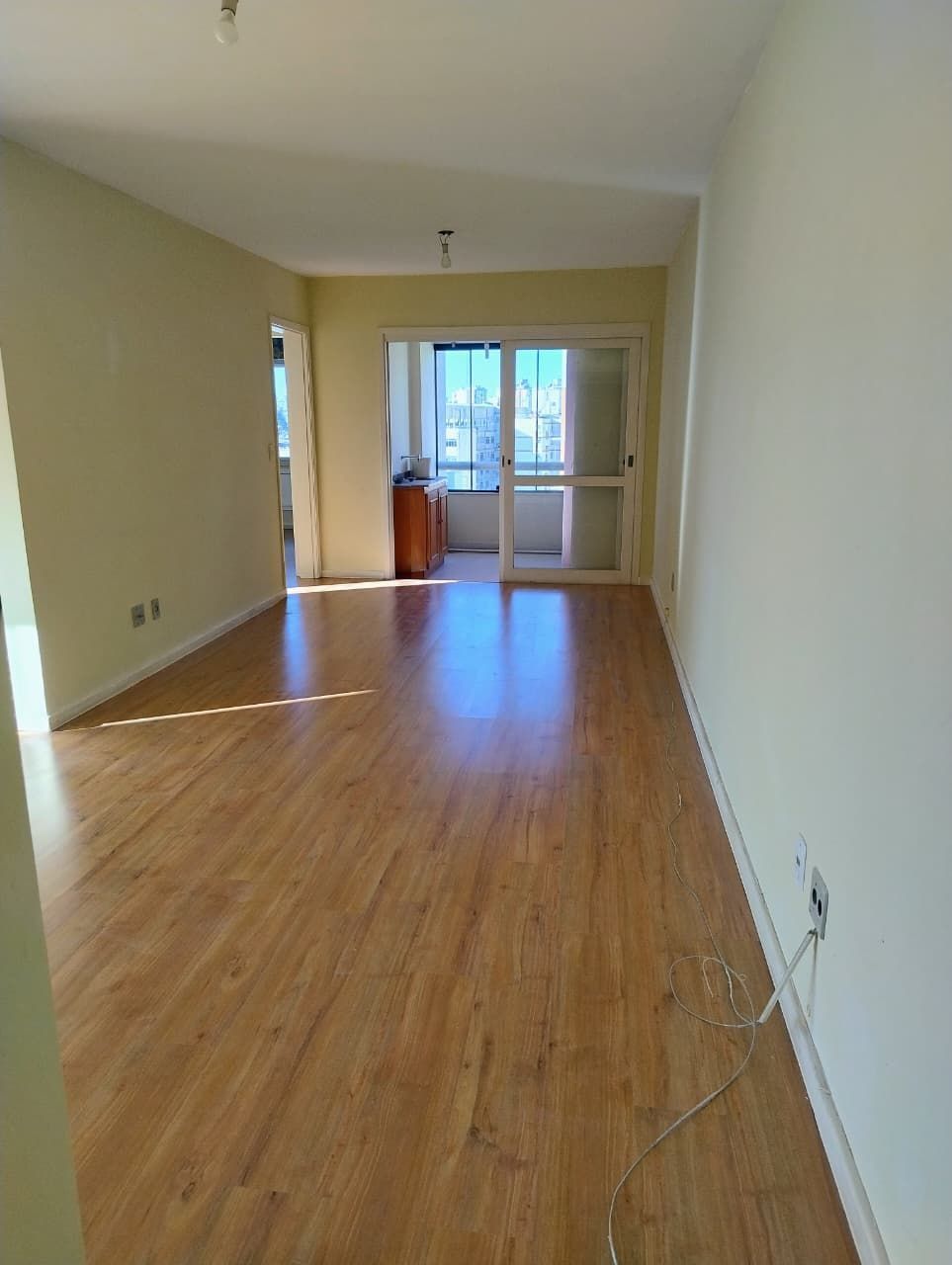 Apartamento 2 quartos, sacada com churrasqueira e  garagem no bairro Cidade Baix