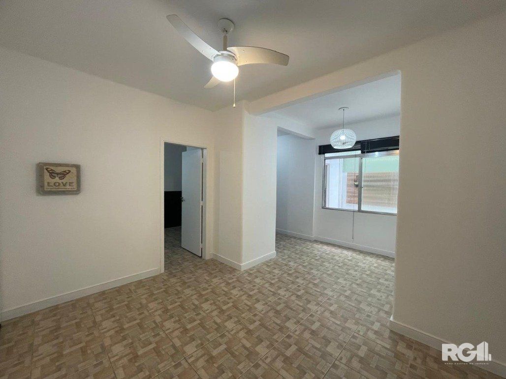 Apartamento, 2 dormitórios no bairro Cidade Baixa em Porto Alegre para Comprar