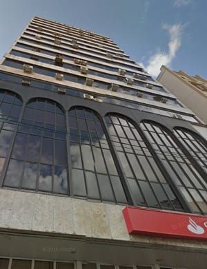 Sala Comercial 52m² na Praça 15 de Novembro — Elevador e Portaria