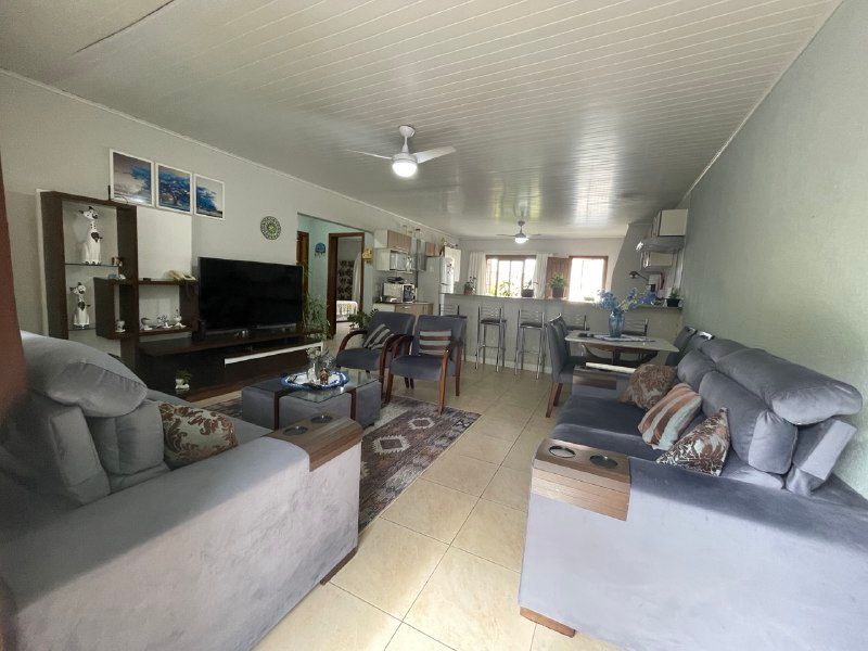 Casa à venda com 2 quartos, 139m² - Foto 2