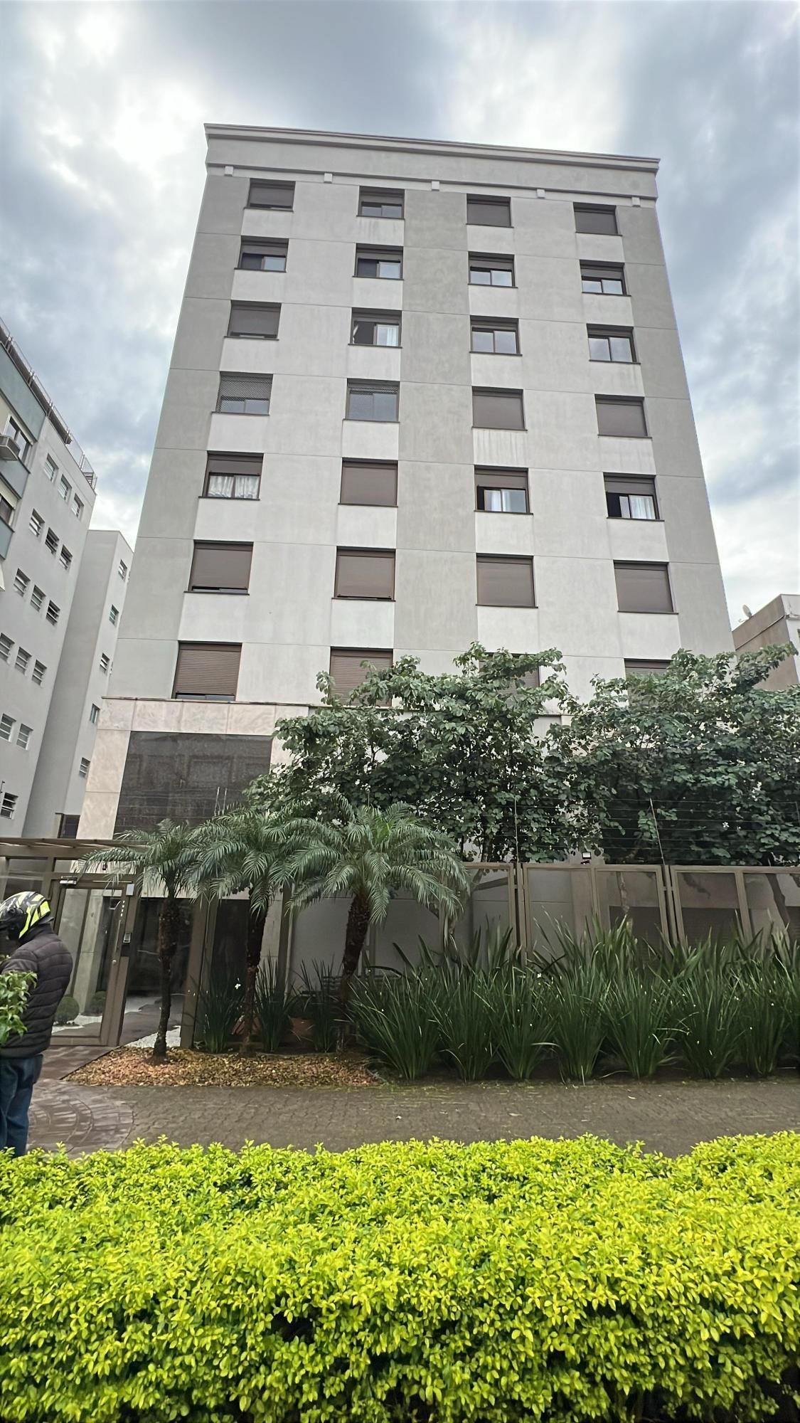 Apartamento à venda com 64m², 2 quartos, 1 suíte, 1 vaga no bairro Santana em Porto Alegre