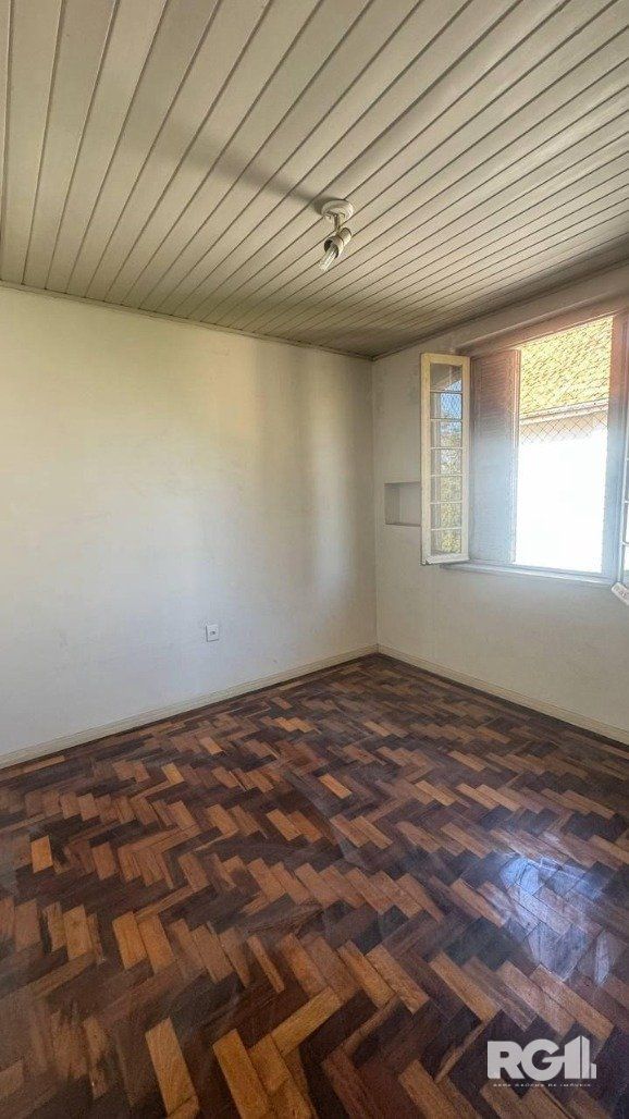 DORMITORIO-COM-JANELA-AMPLA