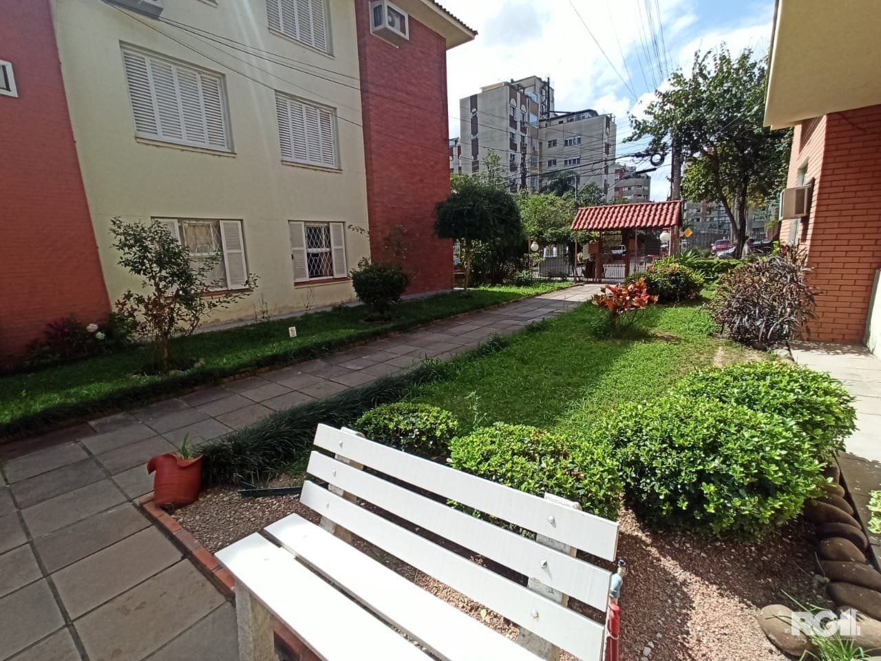 Apartamento à venda com 62m², 2 quartos no bairro Menino Deus em Porto Alegre