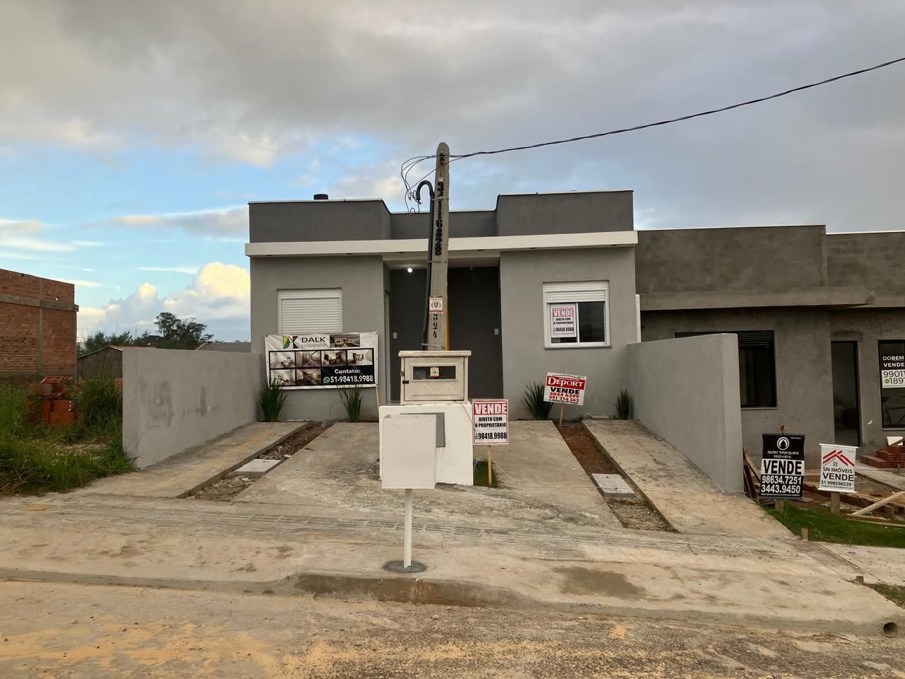 **Casa de Condomínio Novo em Alvorada, Rio Grande do Sul**