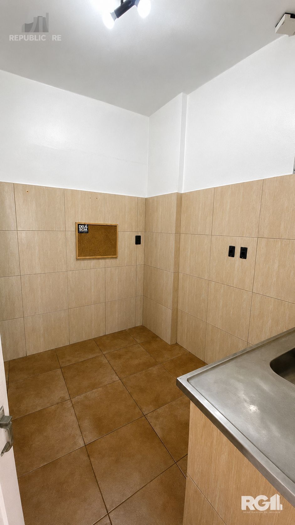 Apartamento semi mobiliado à venda no Centro Histórico de Porto Alegre