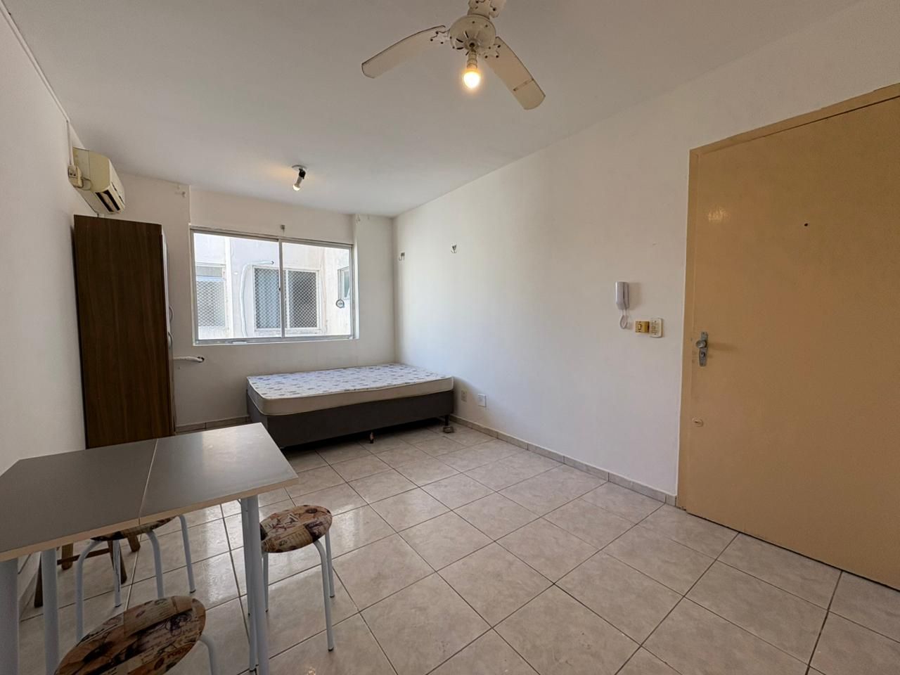 Kitnet, à venda, 25 m², Centro Histórico - Porto Alegre — foto 3
