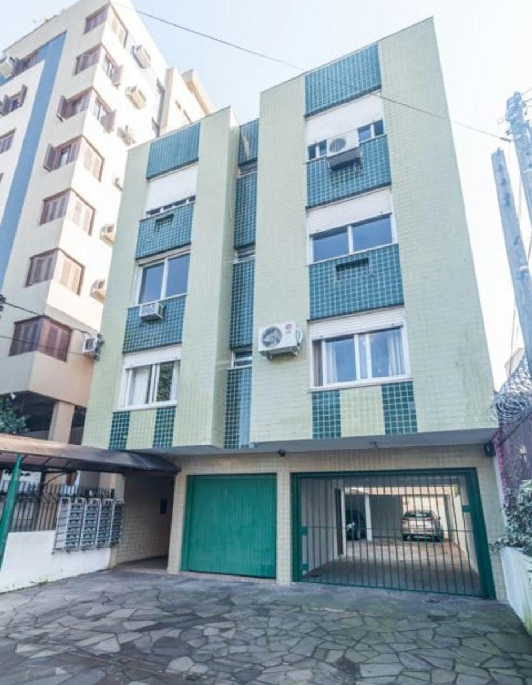 Apartamento à venda com 93m², 2 quartos no bairro Santana em Porto Alegre