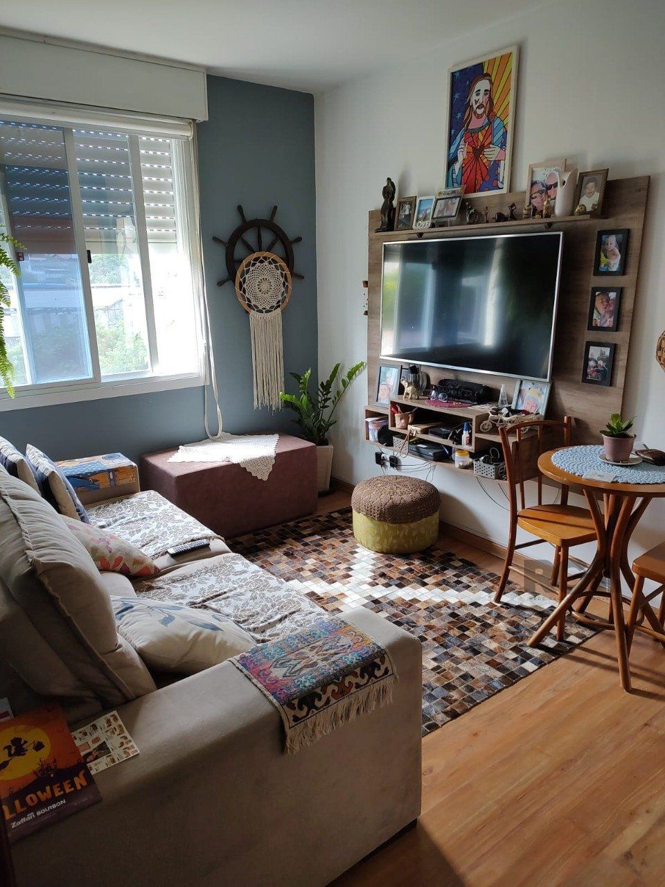 Ótimo apartamento 2 dormitórios de fundos, com garagem, bairro Cavalhada-Porto A