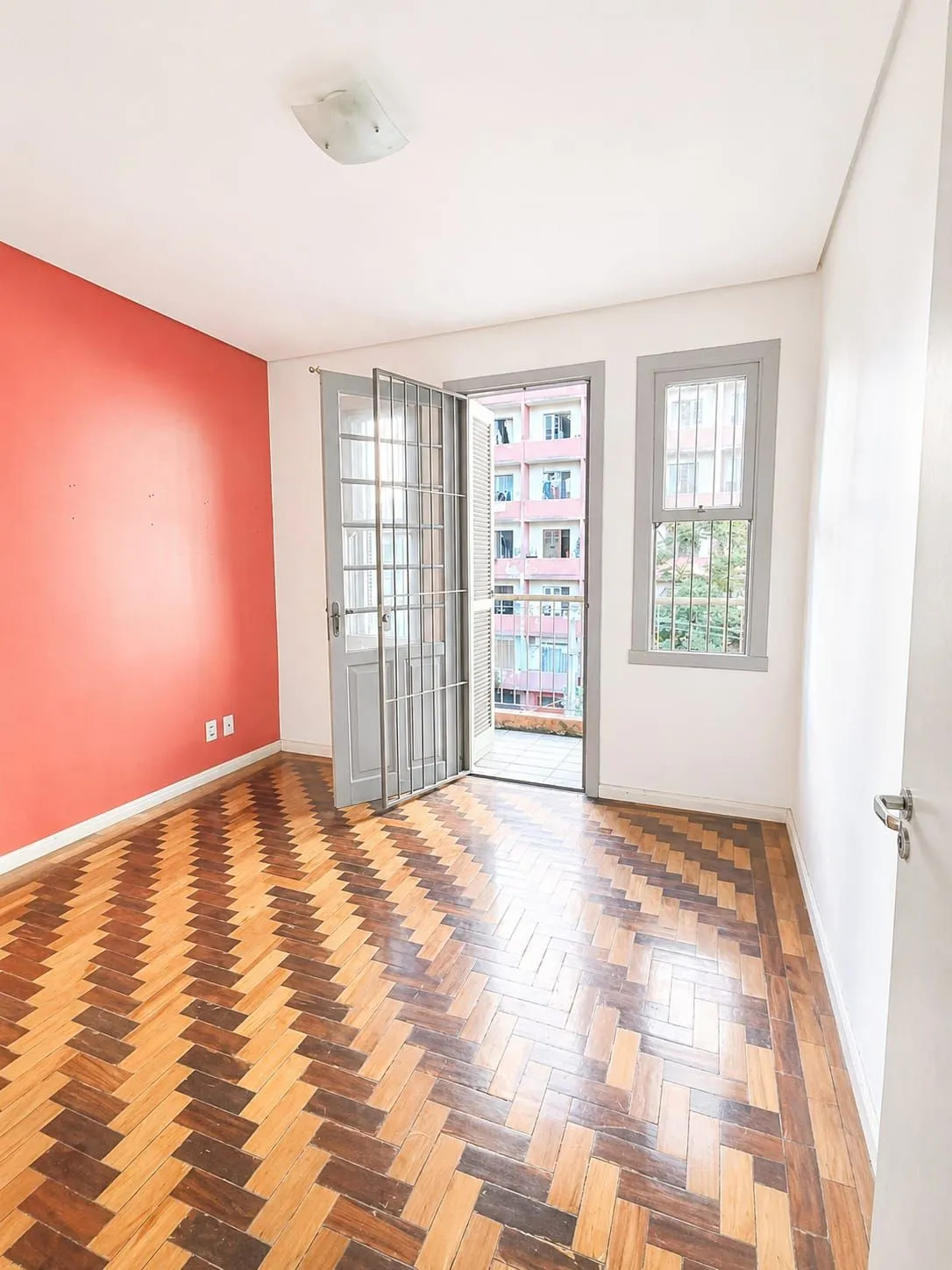 Apartamento, 2 dormitórios no bairro Centro Histórico em Porto Alegre para Comprar