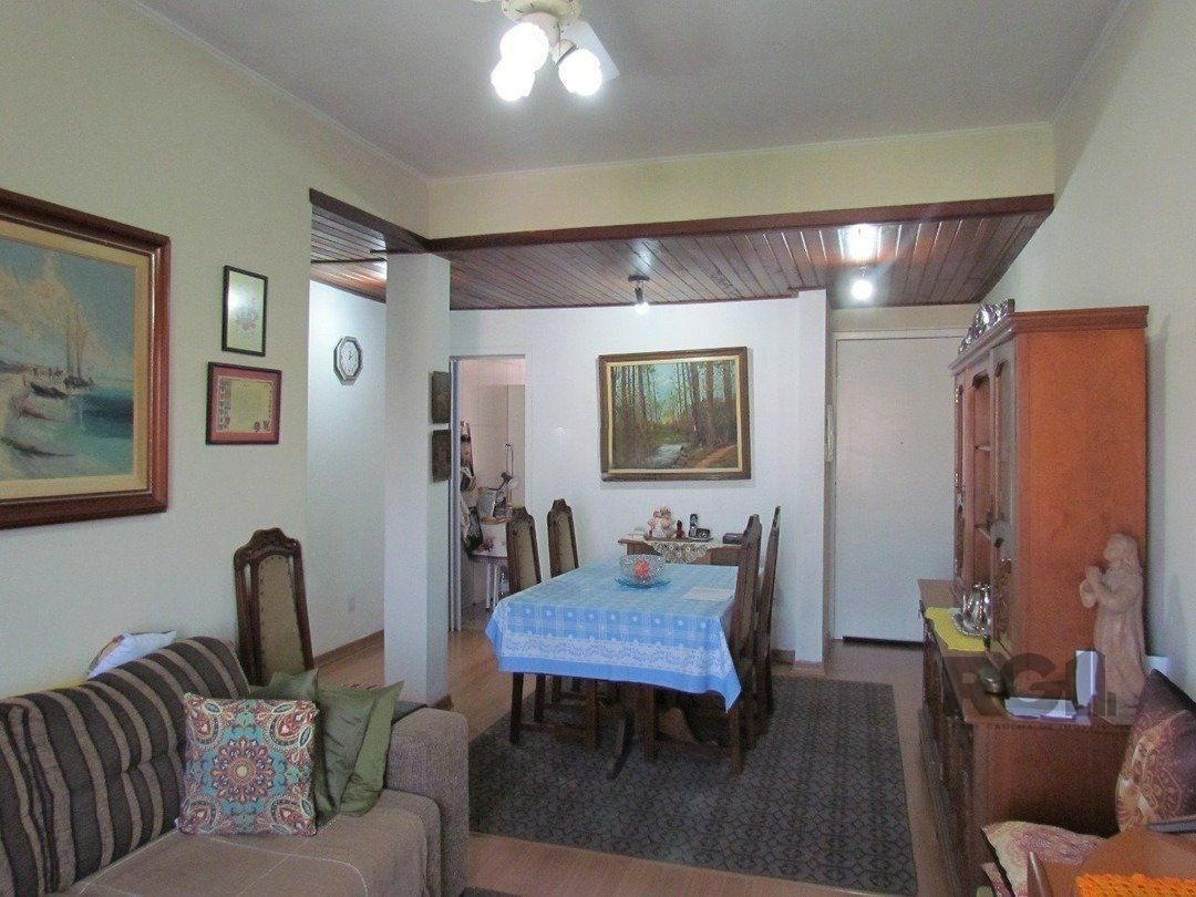 Apartamento à Venda 3 quartos e garagem  no Bom Fim.