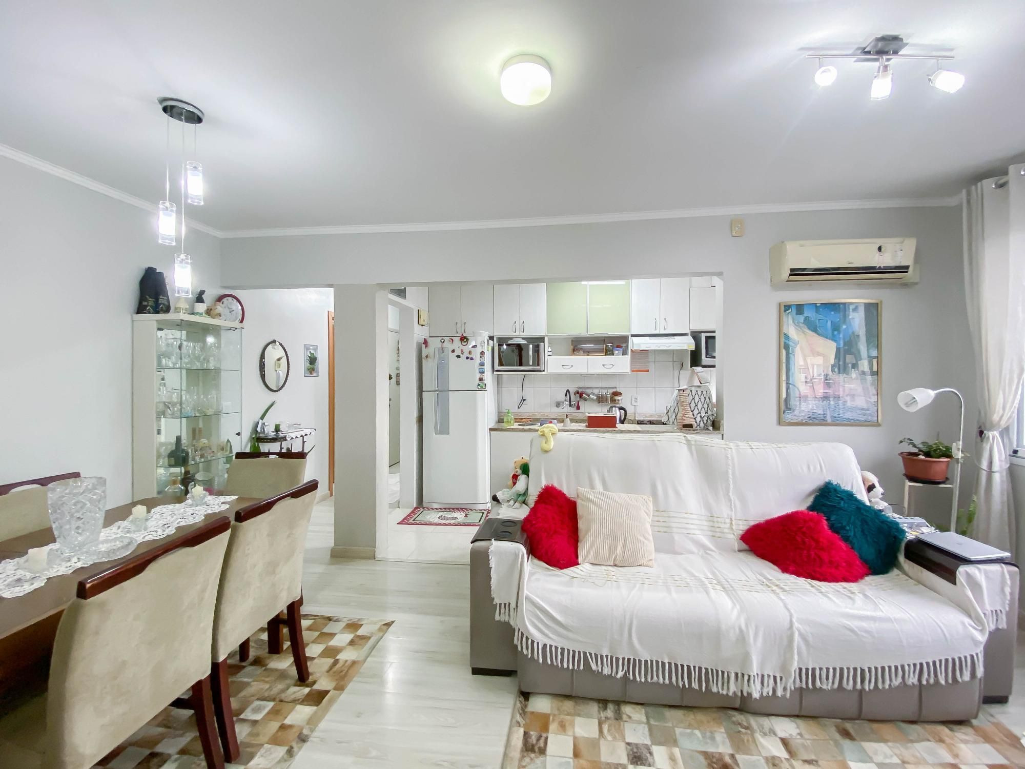 Apartamento 2 Dormitórios à Venda na Cidade Baixa – 75m², Pronto para Morar