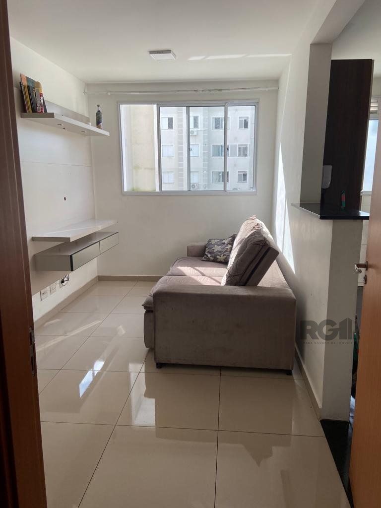 Apartamento com 43m², 2 dormitórios no bairro Humaitá em Porto Alegre para Comprar