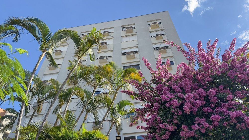 **Apartamento Semi  mobiliado à Venda em Porto Alegre, RS**