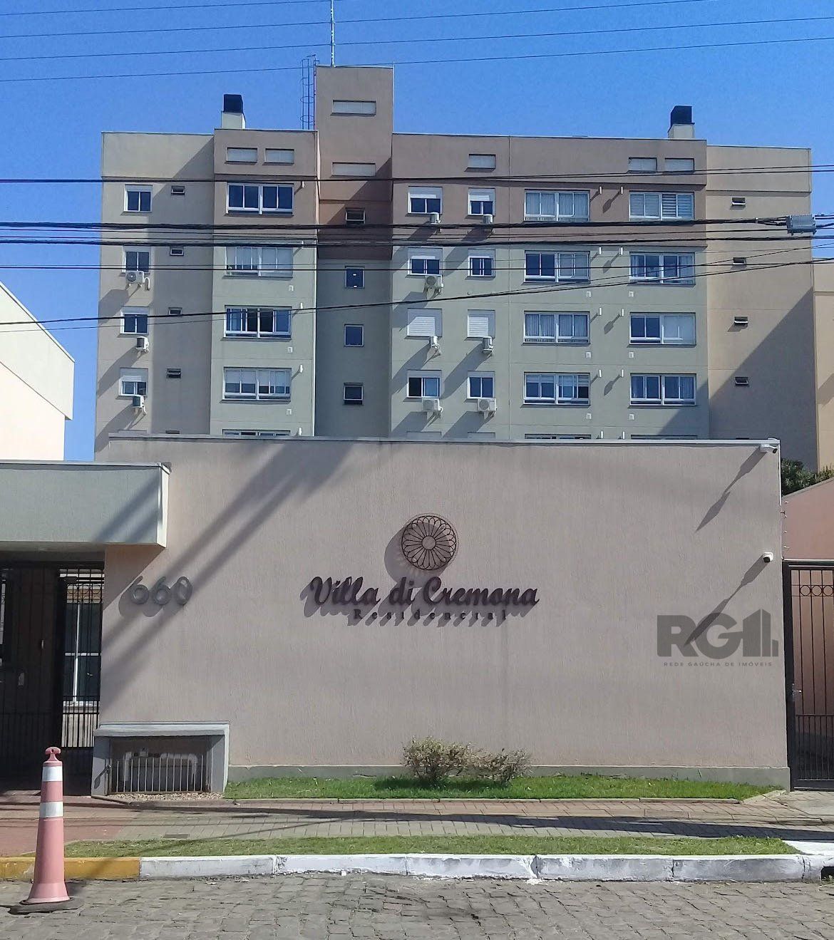 À venda Apartamento, de  dois dormitórios, em Canoas,  Bairro Guajuvíras.