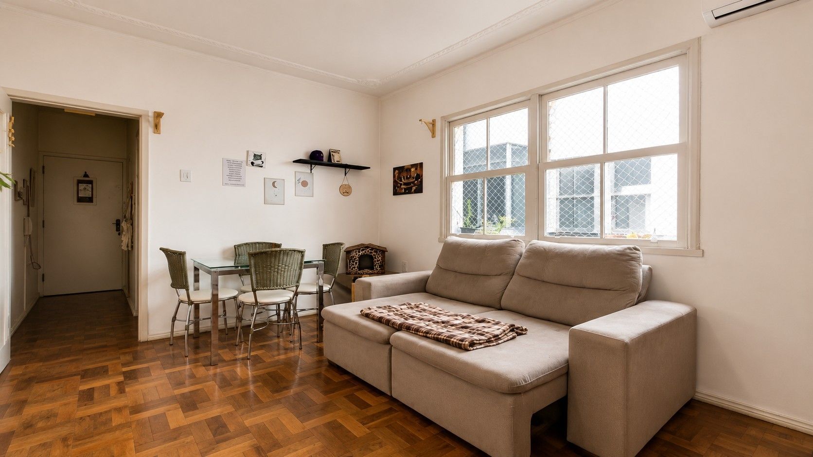 Apartamento, 2 dormitórios no bairro Rio Branco em Porto Alegre para Comprar