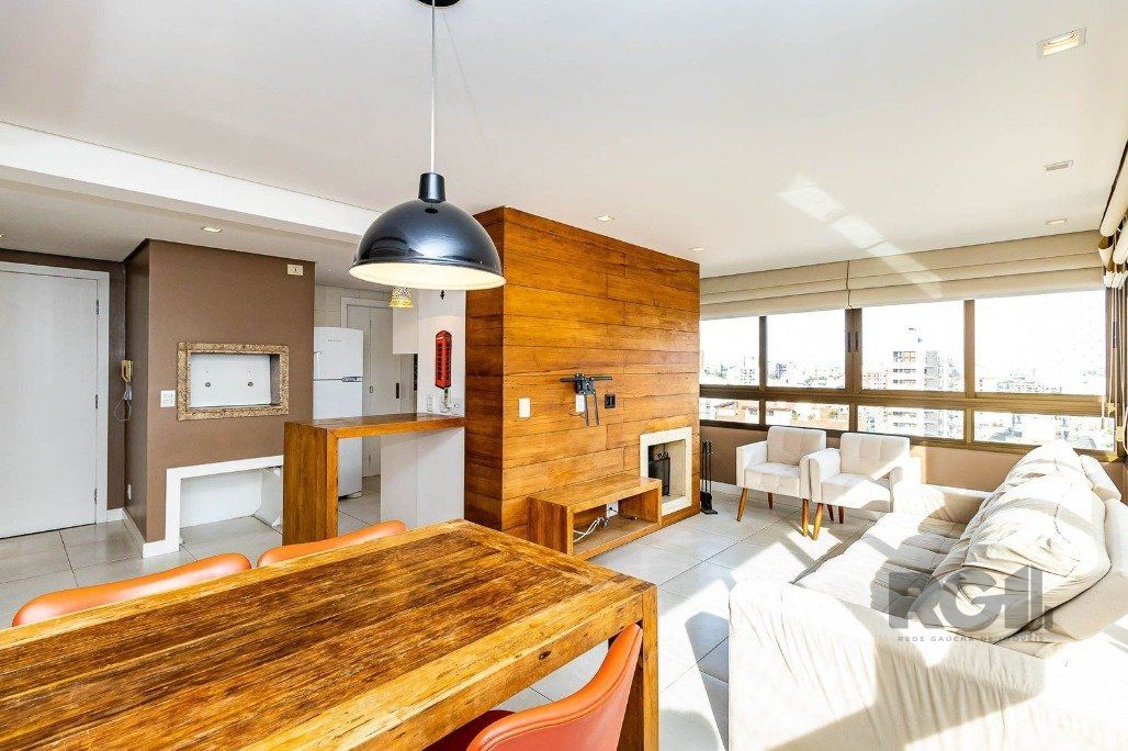 Apartamento à venda com 84m², 2 quartos, 1 suíte, 2 vagas no bairro Petrópolis em Porto Alegre