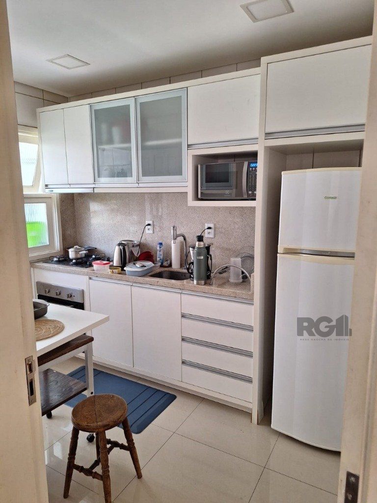Apartamento à venda com 1 quarto, 52m², 1 vaga, Rua Roque Calage no bairro Passo da Areia em Porto Alegre
