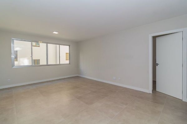 Apartamento à venda com 3 quartos, 113m² - Foto 2